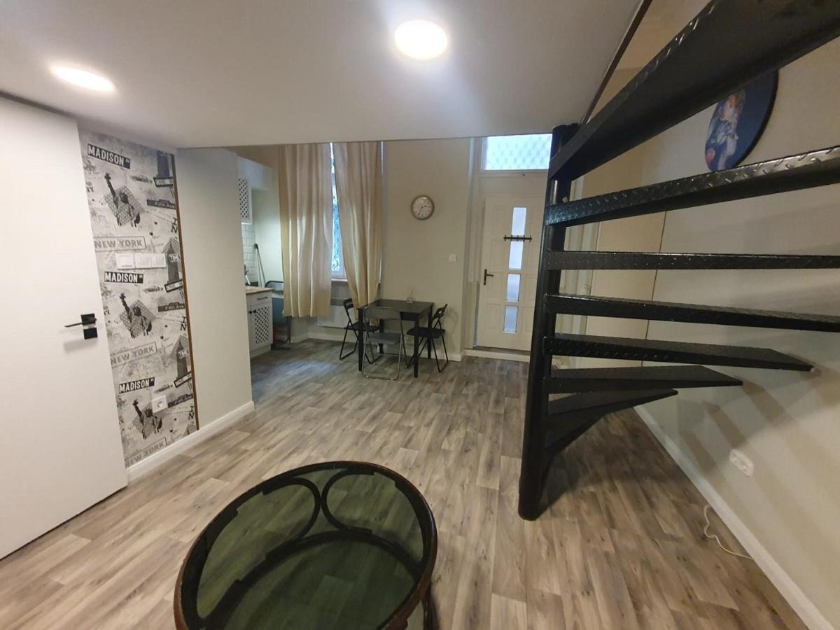 Madam With Ac And The Central Location بودابست المظهر الخارجي الصورة